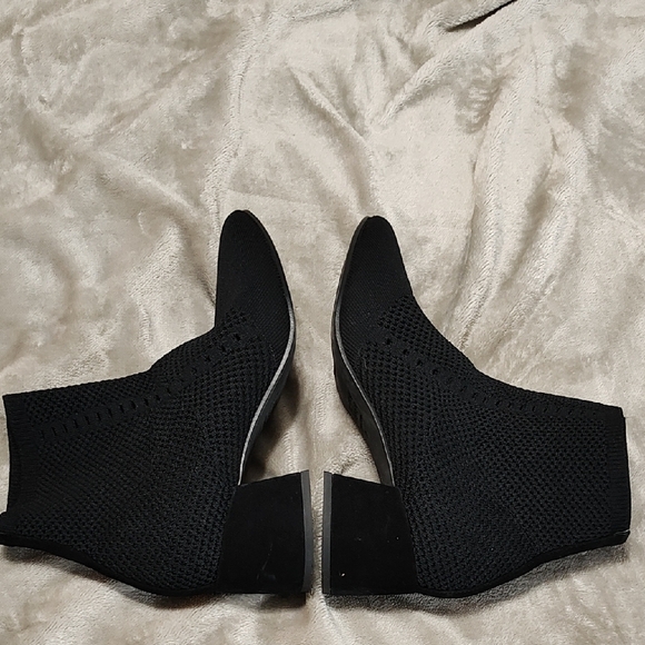 Eileen Fisher Honey Knit Booties Black Pointy Toe Pull On Block - Picture 7 of 10